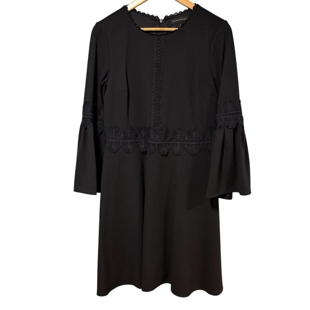 Banana Republic Black Bell Sleeve Lace Trim Shift‎ Dress Size 8 #103
